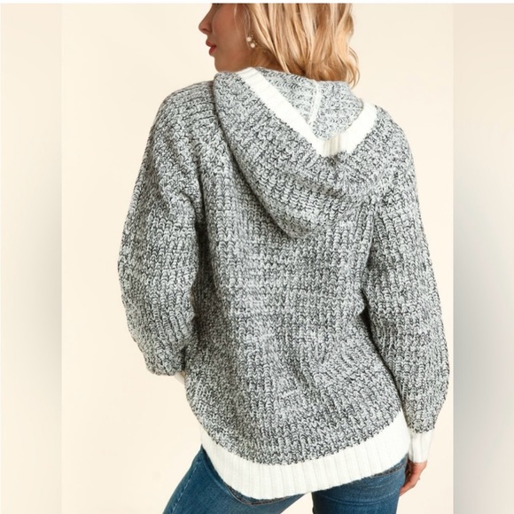 🌸NWT Charcoal & Ivory Hooded Ribbed Knit Sweater with Tassel String. Size: M - Picture 3 of 7